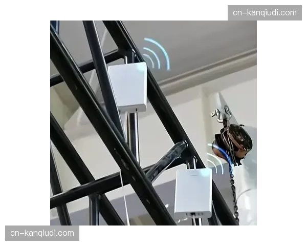 事件通讯：梅斯球迷远征军遭遇交通瘫痪，俱乐部安排大巴接回全过程。