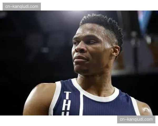 观点:新一代球员过早承受高压与密集赛程,伤病潮折射体系隐忧